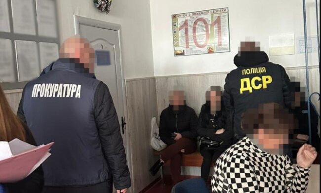 Львівські чиновники "погоріли" на хабарах, кадри: "налагодили цинічну схему"