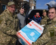 Предприниматели из Славянска подарили украинским военным в зоне АТО бытовую технику (фото)