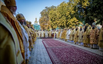 "За заслуги возведены  в сан": в УПЦ четыре новых архиепископа и три митрополита