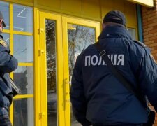 Вандали розперезалися в Одесі, споганили 8 зупинок: кадри неподобства