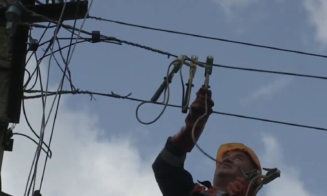 Графіки відключення світла у Дніпропетровській області на 28 квітня