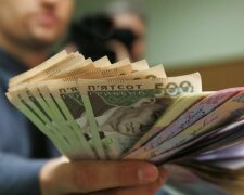 Кому в Україні збільшать зарплату з 1 січня