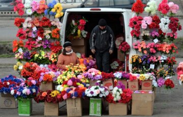 В Украине хотят запретить пластиковые цветы: "Продолжают загрязнять окружающую среду"