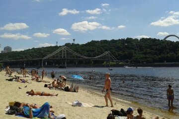 Пляжи Киева заполонила кишечная палочка: где опасно купаться