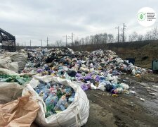 В Киеве обнаружили огромную нелегальную свалку: объем оценивают более чем в 4 тысячи кубометров мусора