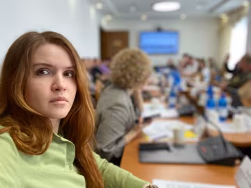 Безугла "атакувала" сторінку Головнокомандувача ЗСУ в соцмережах: "Видаляють коментарі"