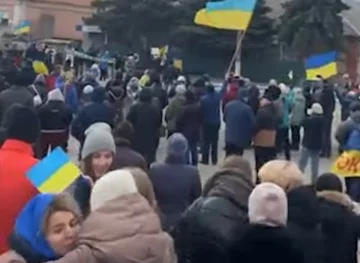 украинцы в захваченном городе, протест