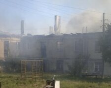 Масштабна пожежа розгорілася під Харковом, у вогні 570 кв. м: почалася евакуація