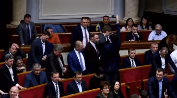 Назвали імена кнопкодавів, які голосували за “кишенькового” аудитора НАБУ – відео