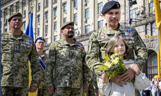 Маленькая Есения прославилась после парада ко Дню Независимости Украины: что о ней известно