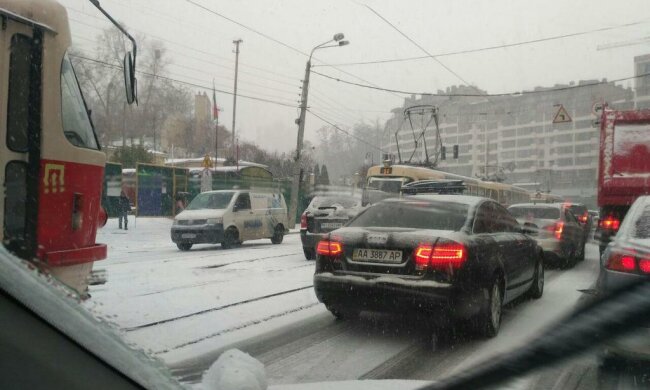 снег