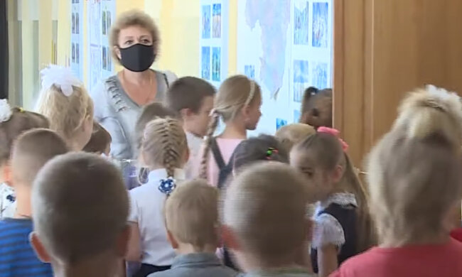 Можуть посадити на три роки: в українських школах вводять суворе покарання за недотримання карантину