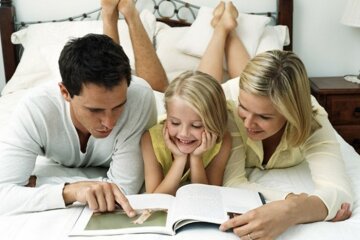 chelovek-uchitsya-byt-chelovekom-tolko-u-cheloveka1