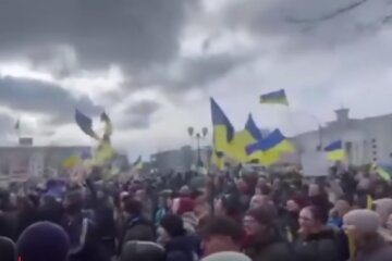 Херсон, мітинги, псевдореферендум