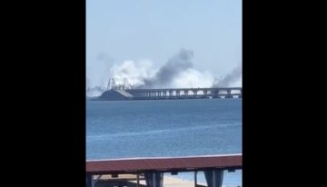 кадры с дымом на Крымском мосту