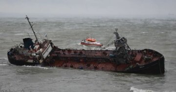 Кораблекрушение в Одессе, экологи сообщили о новой угрозе: «проблема глобального масштаба»