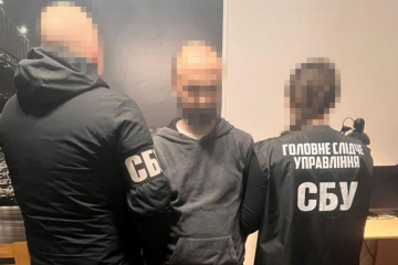 Украинский чиновник оказался спонсором российских войск: во время обысков СБУ нашли у него немало интересного