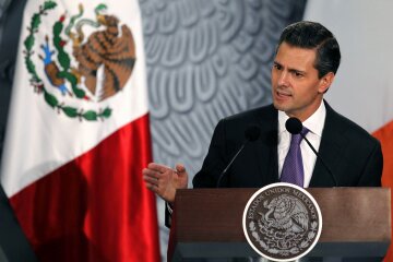 Mexico’s President Nieto speaks during a welcome ceremony for Ireland’s President Higgin
