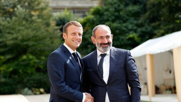 Як Франція підіграє Москві у Карабаху, хто за цим стоїть і навіщо це французам