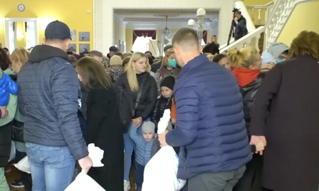 Грошова допомога для ВПО та пенсіонерів у Харківській області