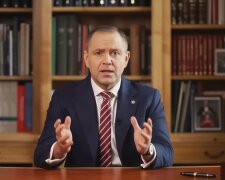 Навроцький