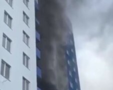 В Харькове полыхает новостройка, из окон валит черный дым: первые подробности и кадры с места