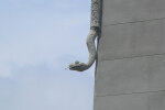 1280px-Snake_on_House_with_Chimaeras копия