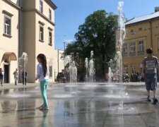 У Львові запрацював “сухий фонтан” (відео)