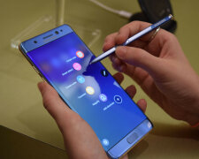 Samsung разозлила пользователей: новую ОС получат избранные