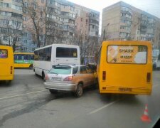 В Одесі водій на Lexus влетів у маршрутку: кадри аварії і що відомо