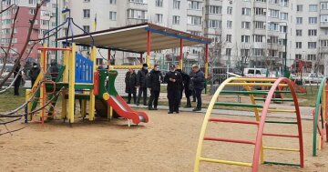Ребенка атаковали с ножом прямо на детской площадке: подробности разбоя в Одессе