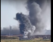 Масштабный пожар в одесском порту, огонь охватил свыше тысячи квадратных метров: видео с места ЧП