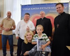 У Подільському районі передали шкільне приладдя дітям родин загиблих Захисників України