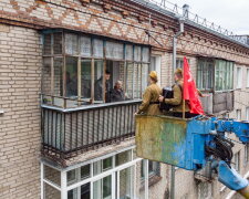 "Мусорник прямо в окно": в России опозорились с поздравлением ветеранов, видео
