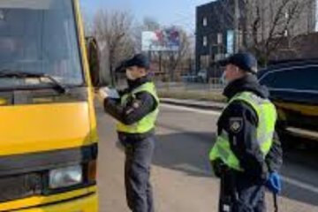 В Днепре копы и журналисты взялись за проверку маршруток: "карантинный рейд"