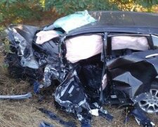 Смертельное ДТП под Николаевом: машины столкнулись лоб в лоб (фото)