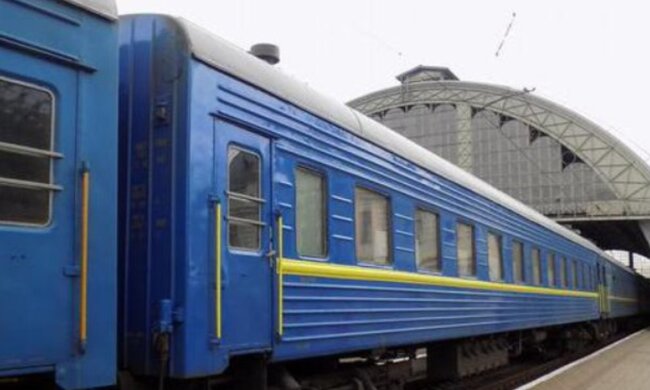 "Знайте, я вас ненавиджу": 14-річна дівчинка кинулася під поїзд, записавши відео