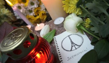 Париж теракт посольство киев цветы