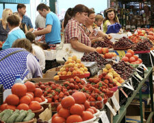 "Поднялись на 260%": цены на любимые фрукты и ягоды украинцев бьют рекорды