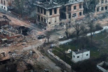 Маріуполь, війна, руїни, поле бою