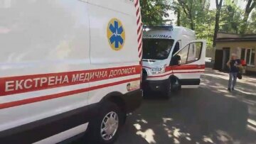 "День міста відсвяткували": відео скупчення швидких біля лікарні в Одесі облетіло мережу