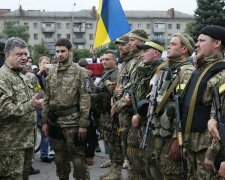 Селедка по карточкам и цензура: что означает военное положение в Украине