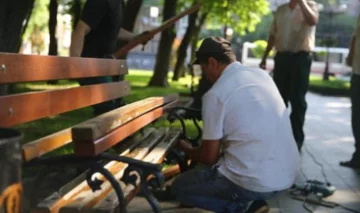 Вандали залишили харків'ян без лавочок, кадри свавілля: "Подяка за посиденьки"