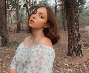 16-річна дочка Олі Полякової в міні-сукні вразила видом на тлі подружки: фото з тусовки
