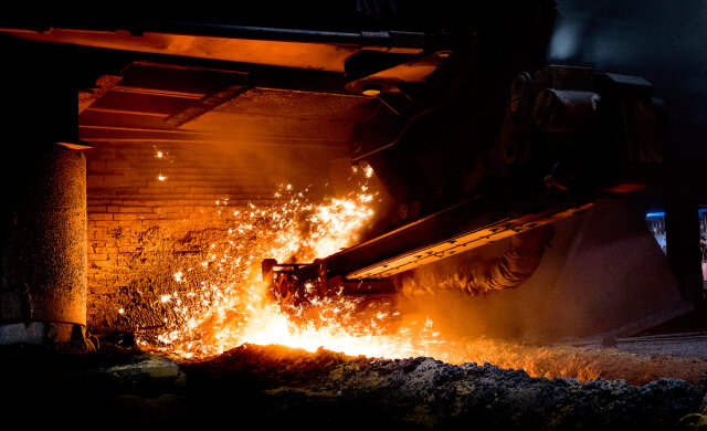 Ситуация в Украине может спровоцировать обвал цен на металлы и зерно – эксперт