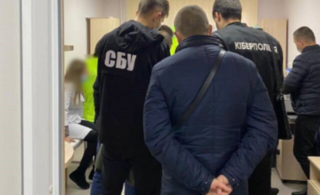 Врач и медсестра попались на преступлении в Одессе: за услугу требовали 2 тысячи