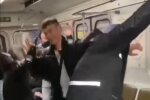 У метро Києва пасажири влаштували "дикі танці" під баян: те, що відбувалося зняли на відео