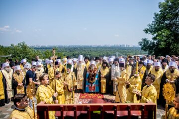 В Крестном ходе УПЦ ко Дню Крещения Руси приняли участие более 350 тысяч украинцев