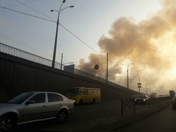 Пожар в Киеве: район заволокло токсичным дымом – фото