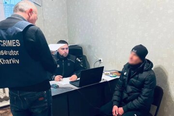 Наказував знищити українську символіку та перейти на стандарти РФ: "директора" школи затримали на Харківщині